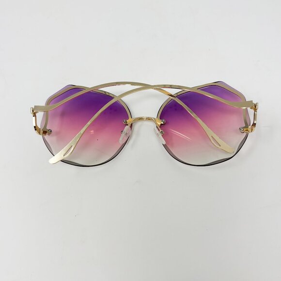 Oversized Graduated Purple to Clear Sunglasses - Picture 4 of 12
